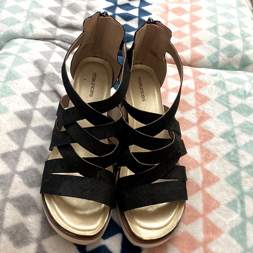 Maurice’s Strappy Platform Sandle Never Worn!
